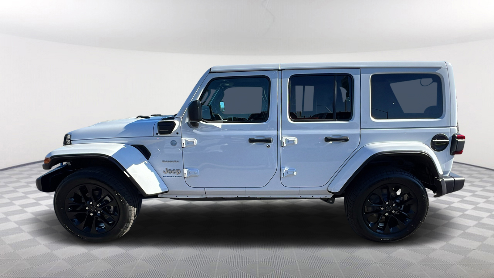 2024 Jeep Wrangler 4xe Sahara 3