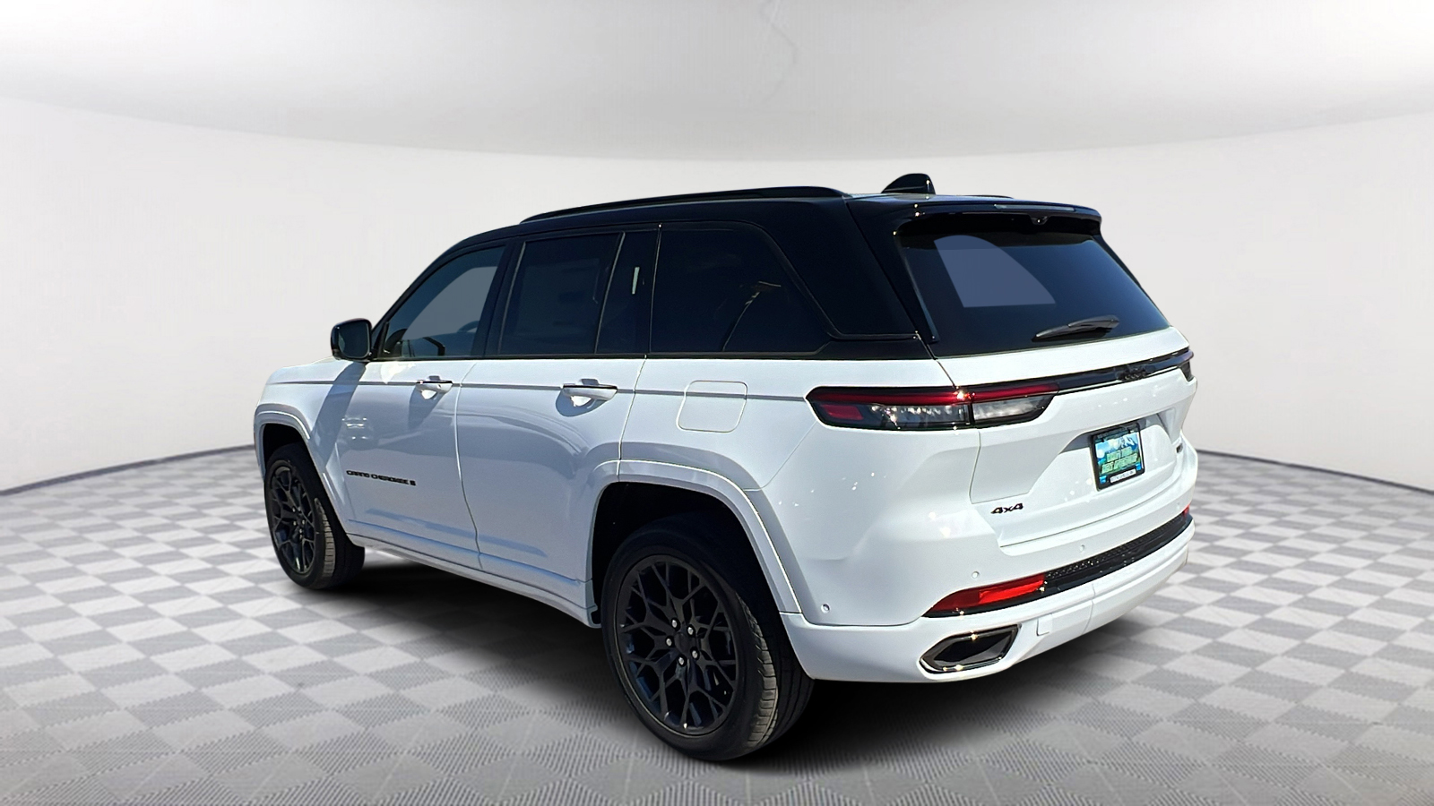 2025 Jeep Grand Cherokee Summit 4