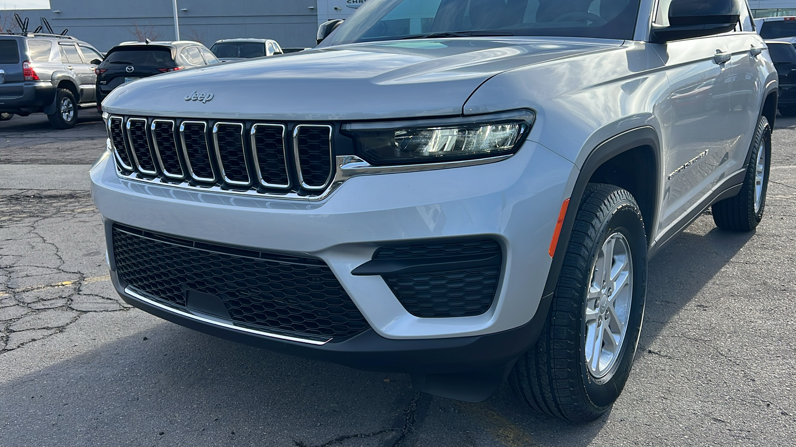 2025 Jeep Grand Cherokee Laredo 22