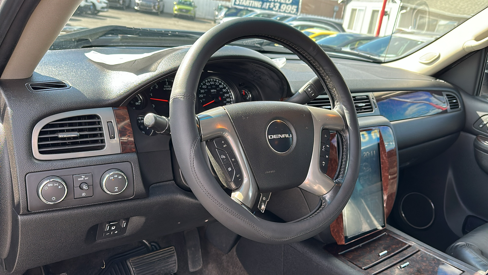 2011 GMC Sierra 2500HD Denali 4WD Crew Cab 153.7 2