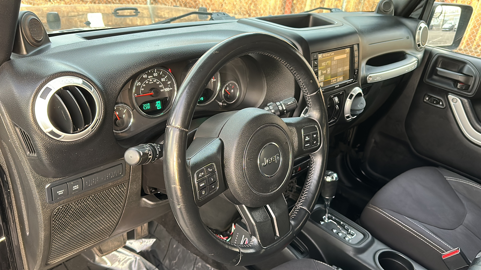 2014 Jeep Wrangler Unlimited Rubicon 2