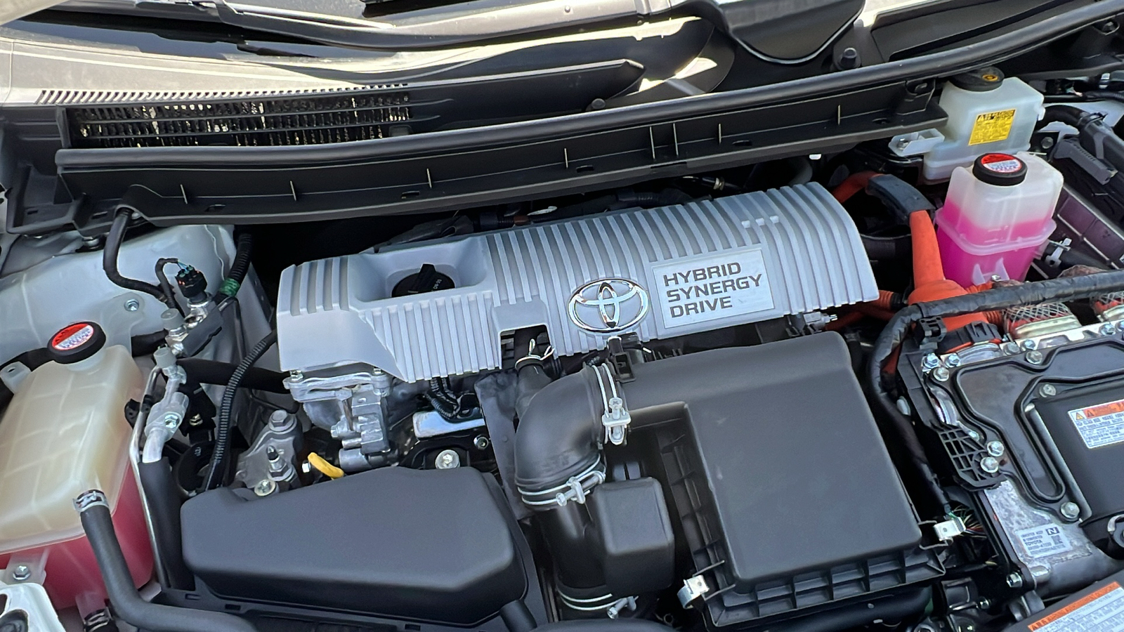 2015 Toyota Prius Four 9