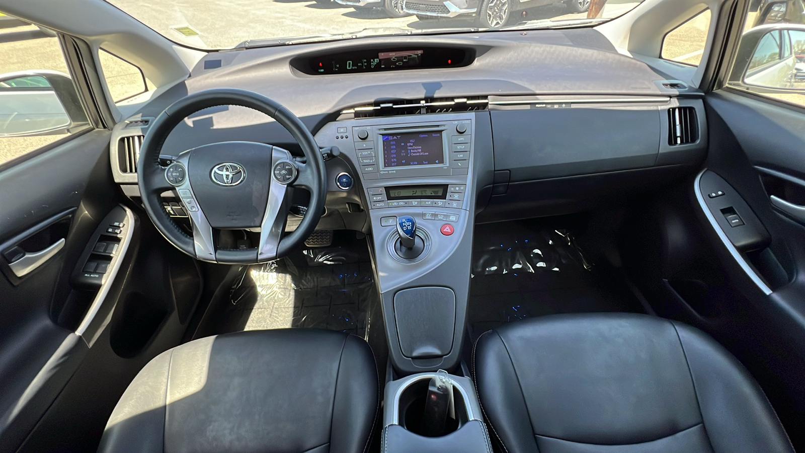 2015 Toyota Prius Four 10