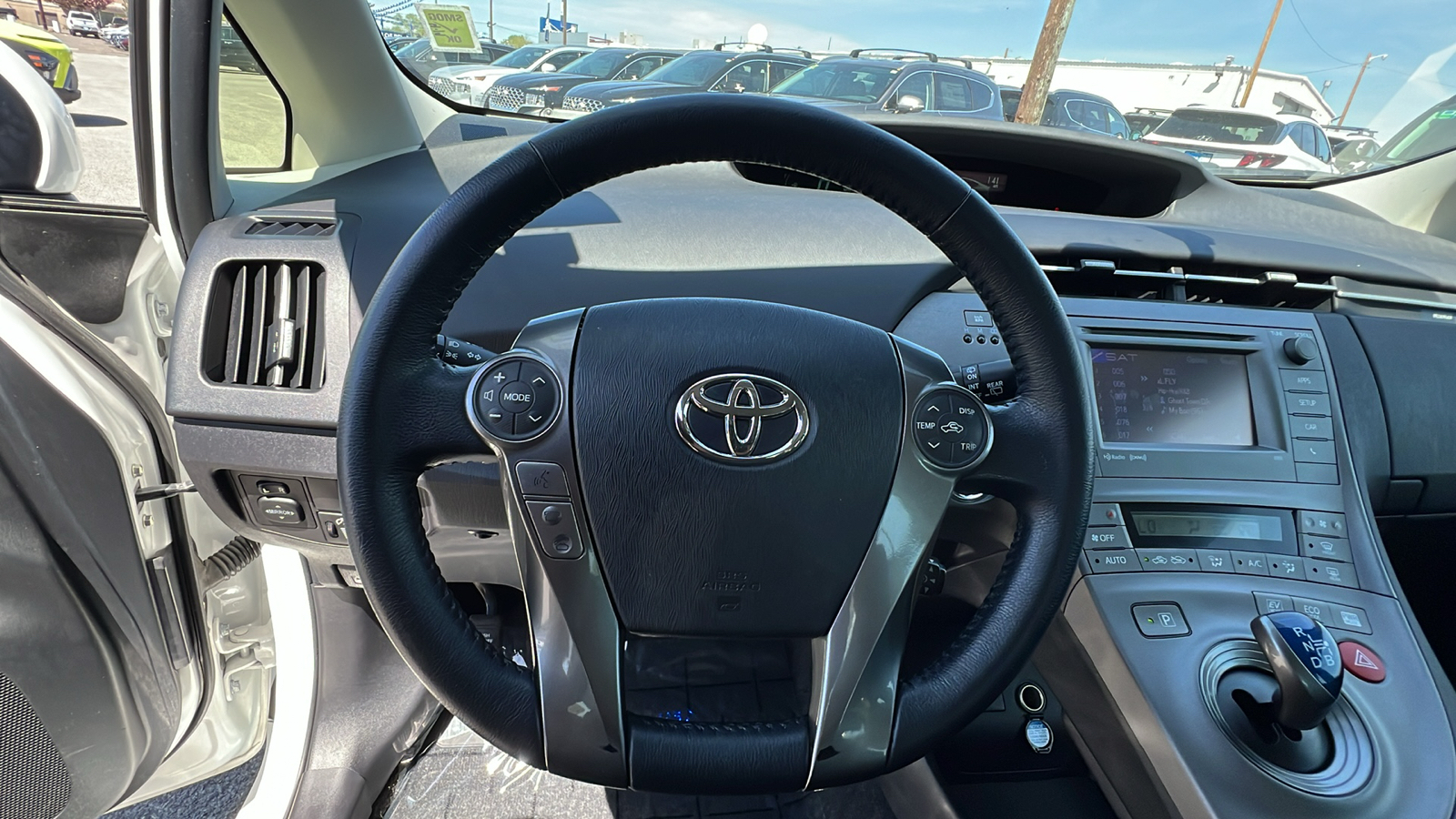 2015 Toyota Prius Four 15