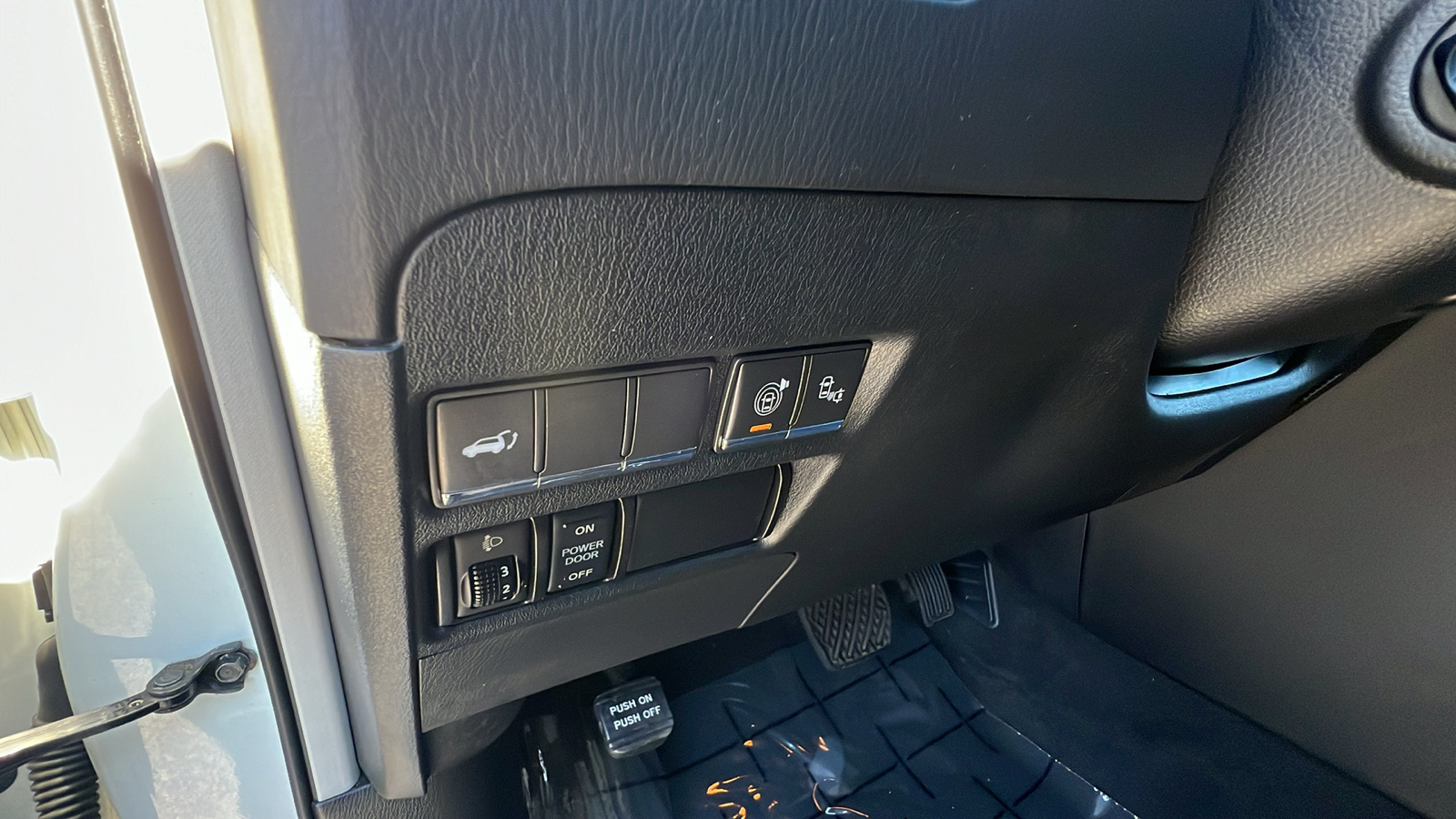 2017 INFINITI QX80 BASE 30