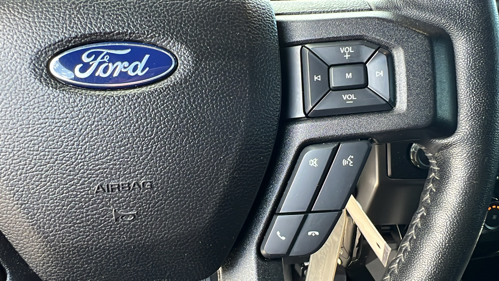 2017 Ford F-150 XLT 4WD SuperCrew 5.5 Box 28