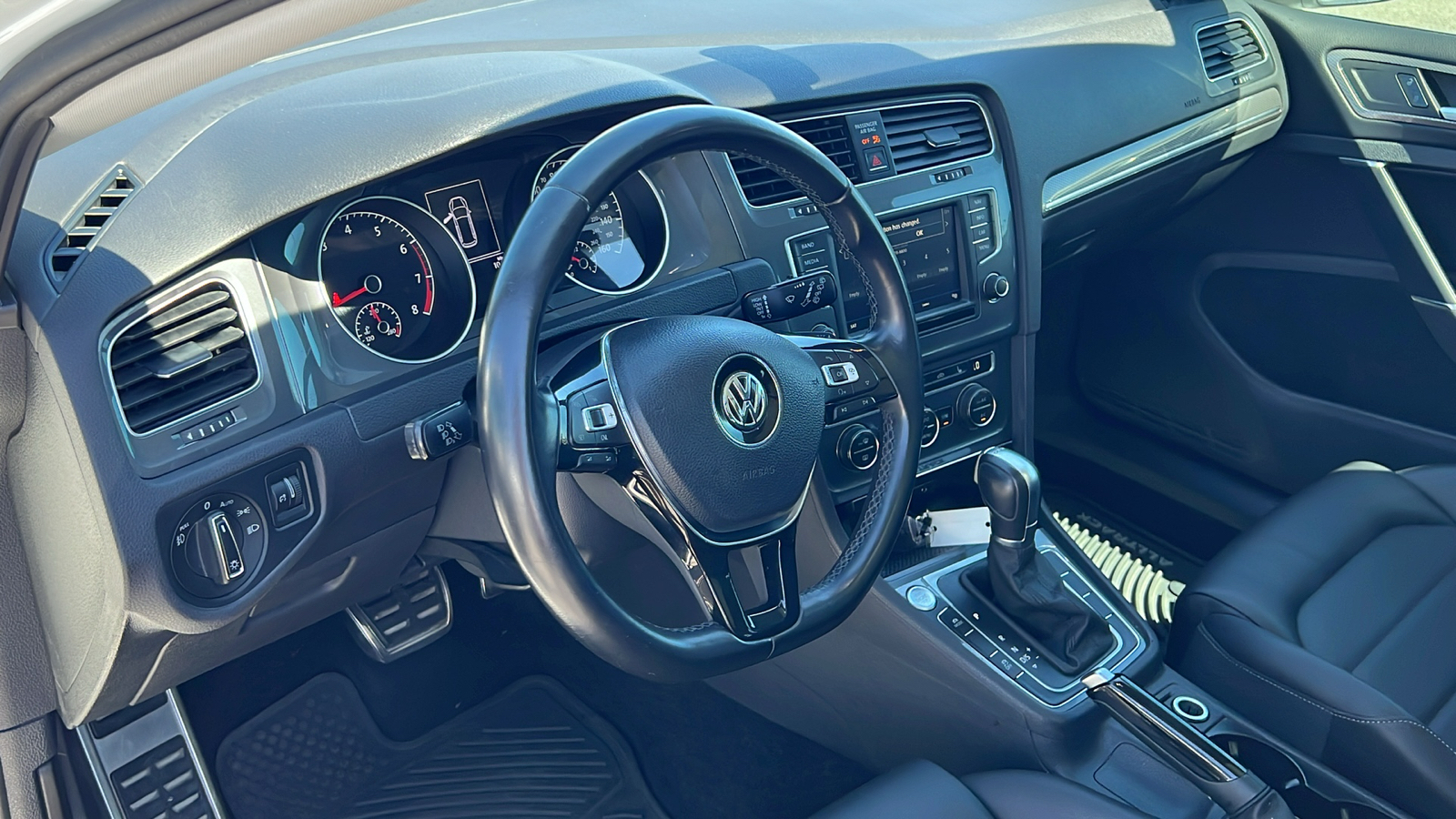 2017 Volkswagen Golf Alltrack  2