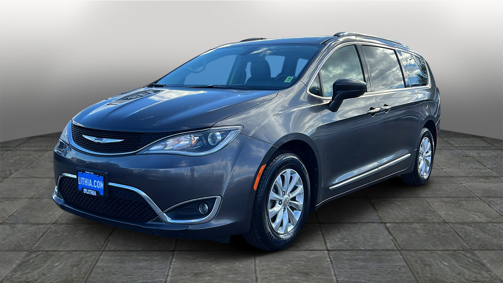 2018 Chrysler Pacifica Touring L 1