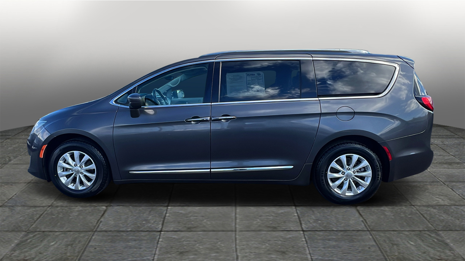 2018 Chrysler Pacifica Touring L 3