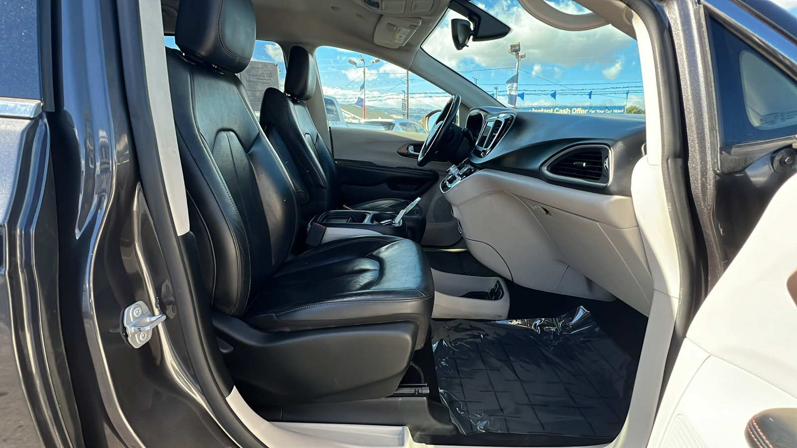 2018 Chrysler Pacifica Touring L 14