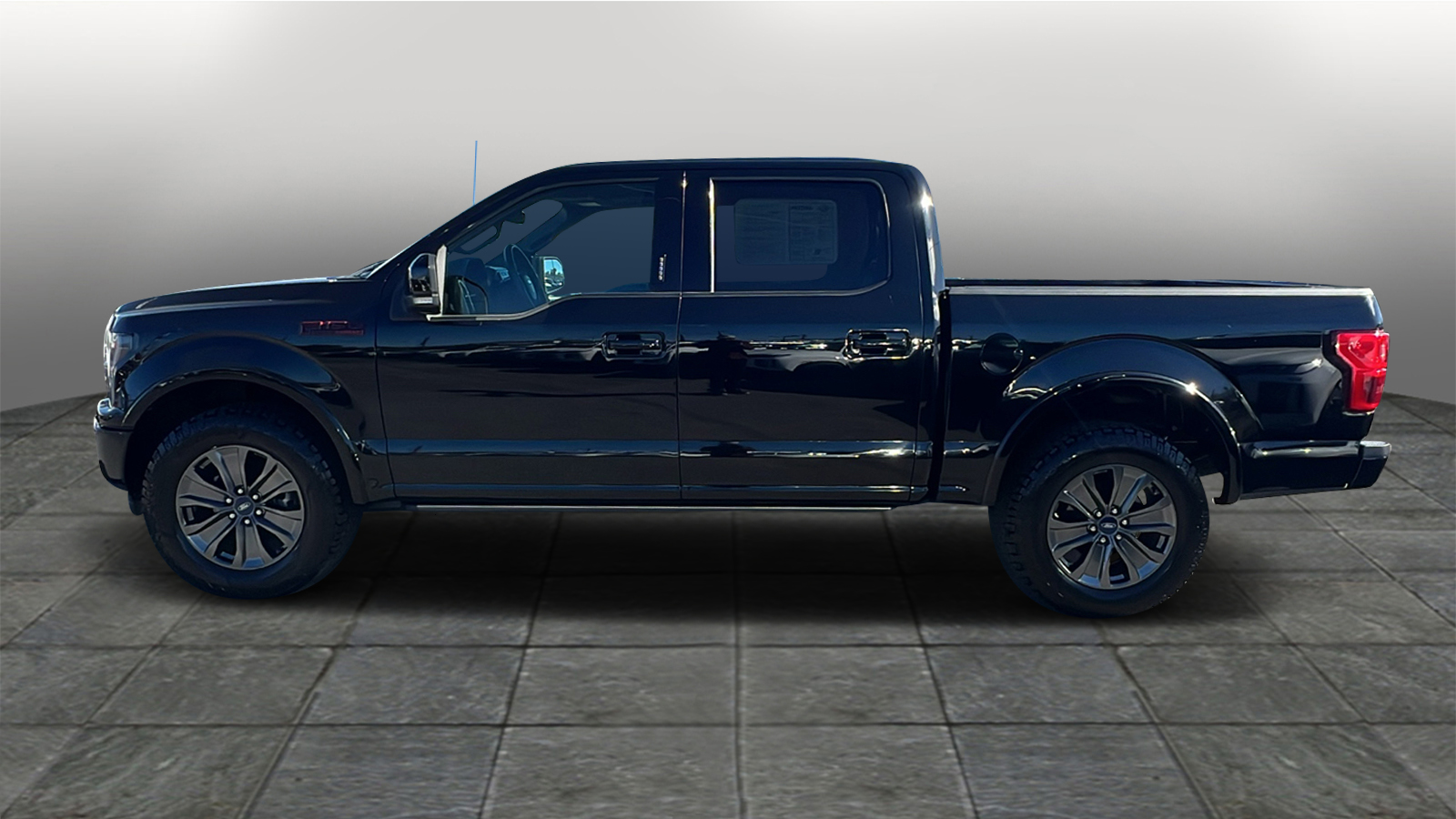 2018 Ford F-150 LARIAT 4WD SuperCrew 5.5 Box 3