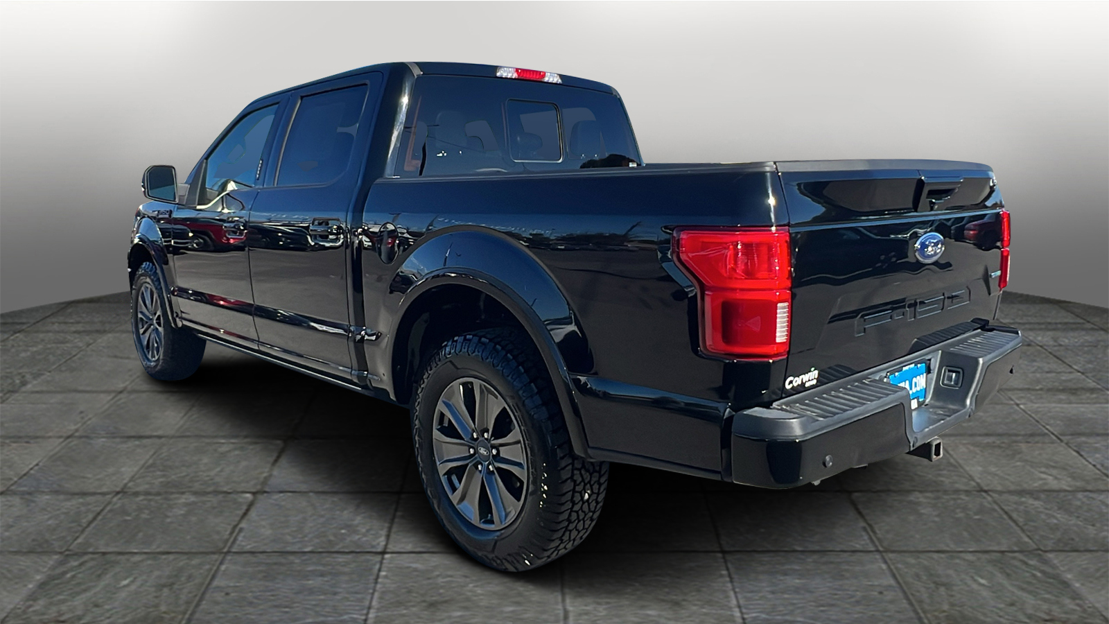 2018 Ford F-150 LARIAT 4WD SuperCrew 5.5 Box 4