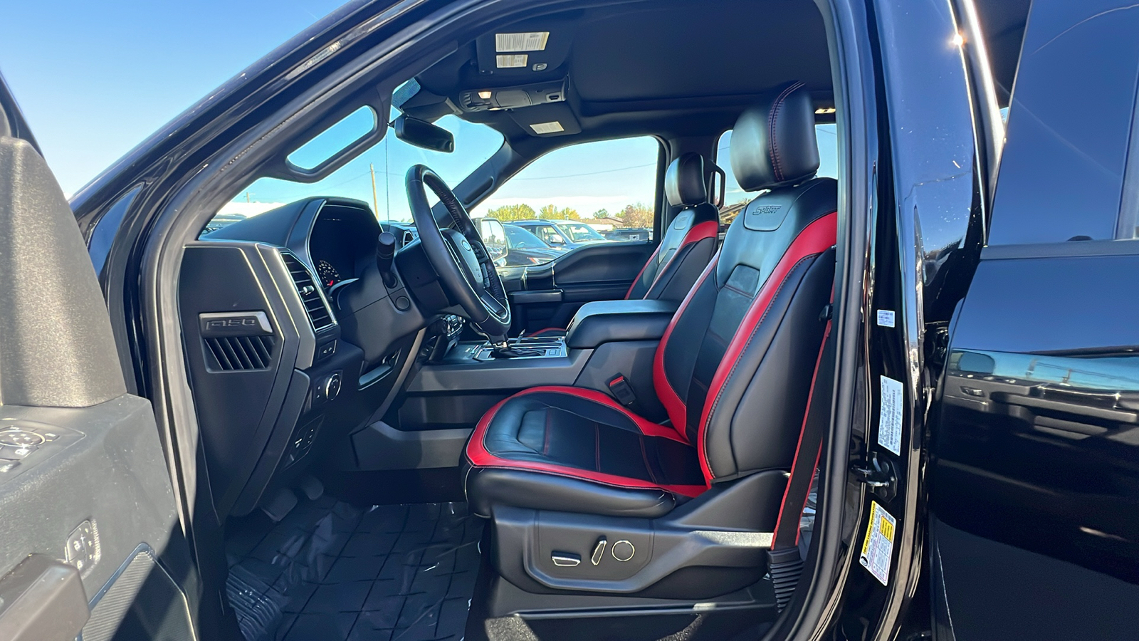 2018 Ford F-150 LARIAT 4WD SuperCrew 5.5 Box 11