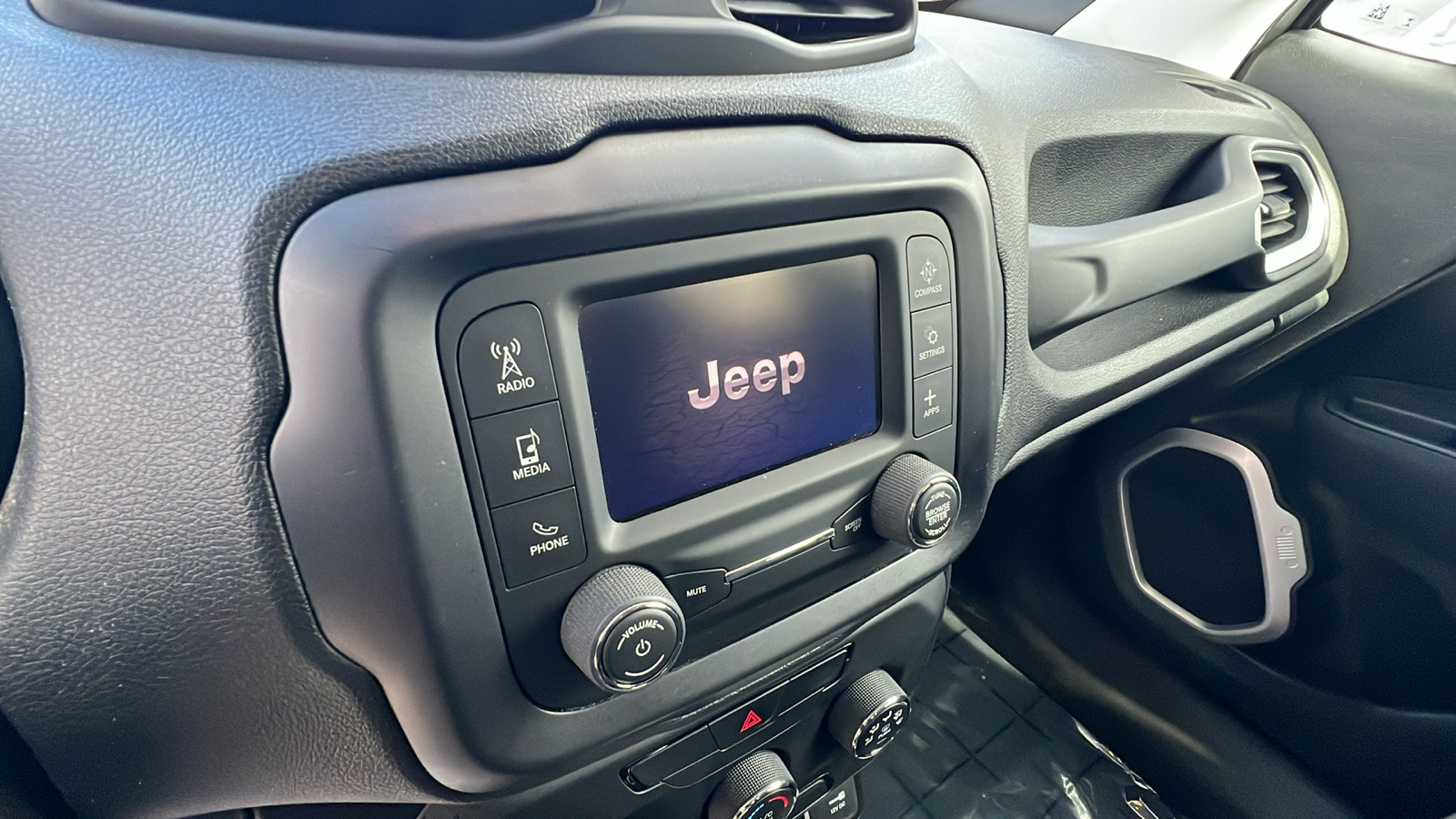 2019 Jeep Renegade Sport 16