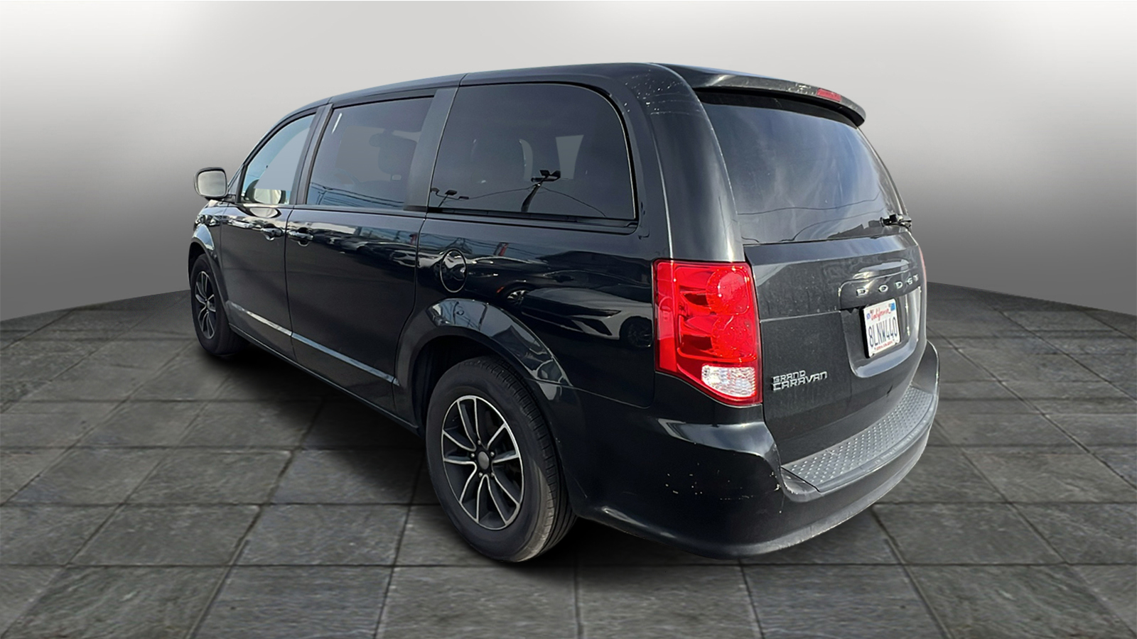 2019 Dodge Grand Caravan SE Plus 4