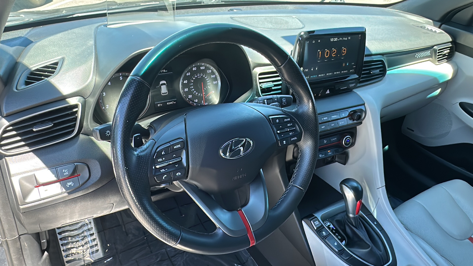 2019 Hyundai Veloster Turbo Ultimate 3