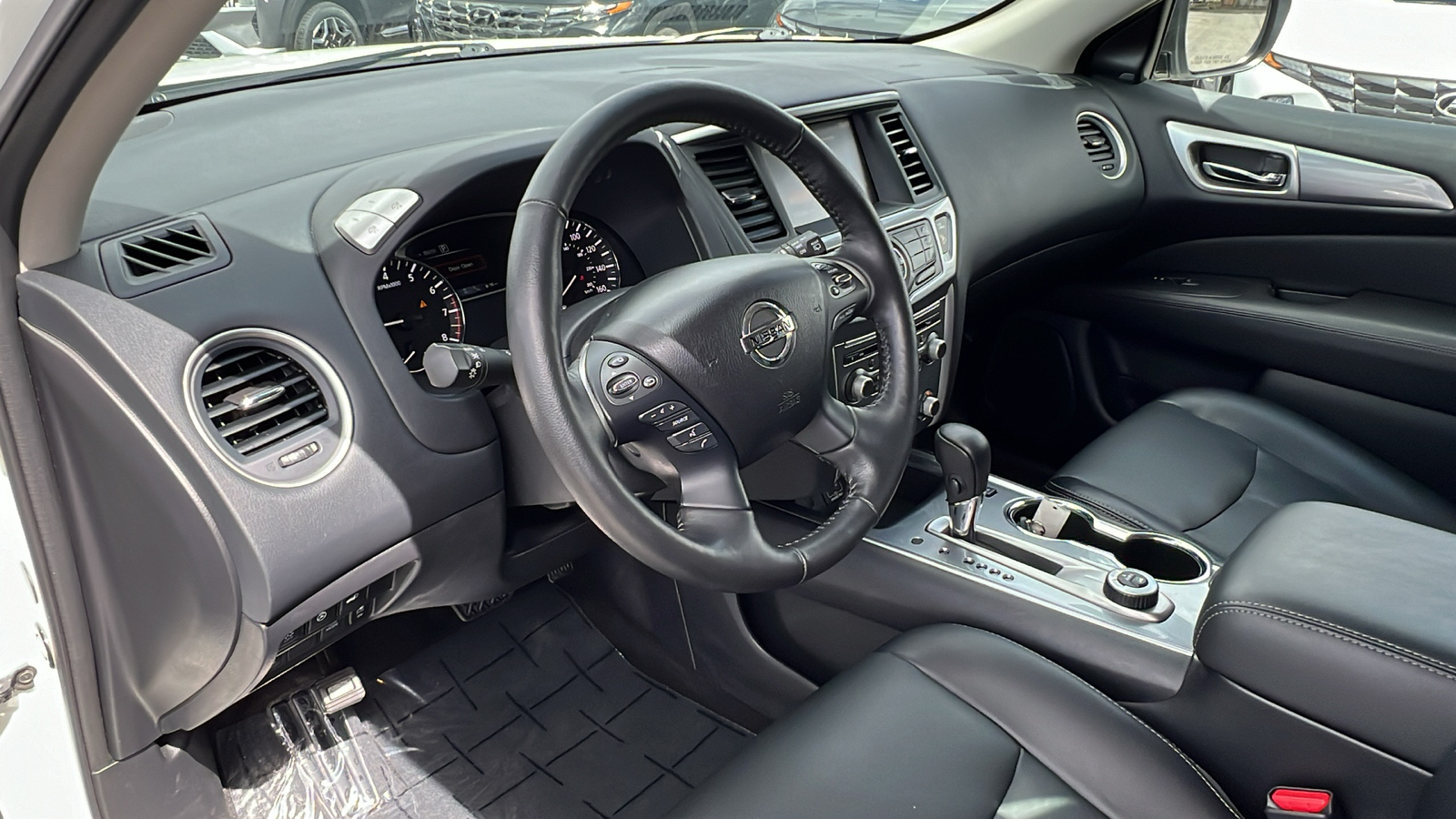 2020 Nissan Pathfinder SL 2