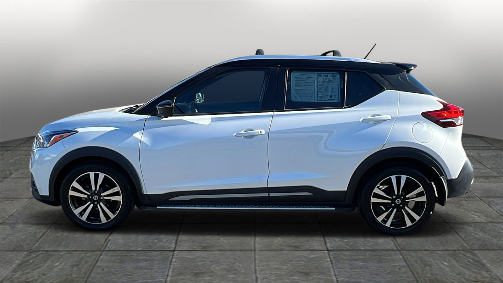 2020 Nissan Kicks SR 3