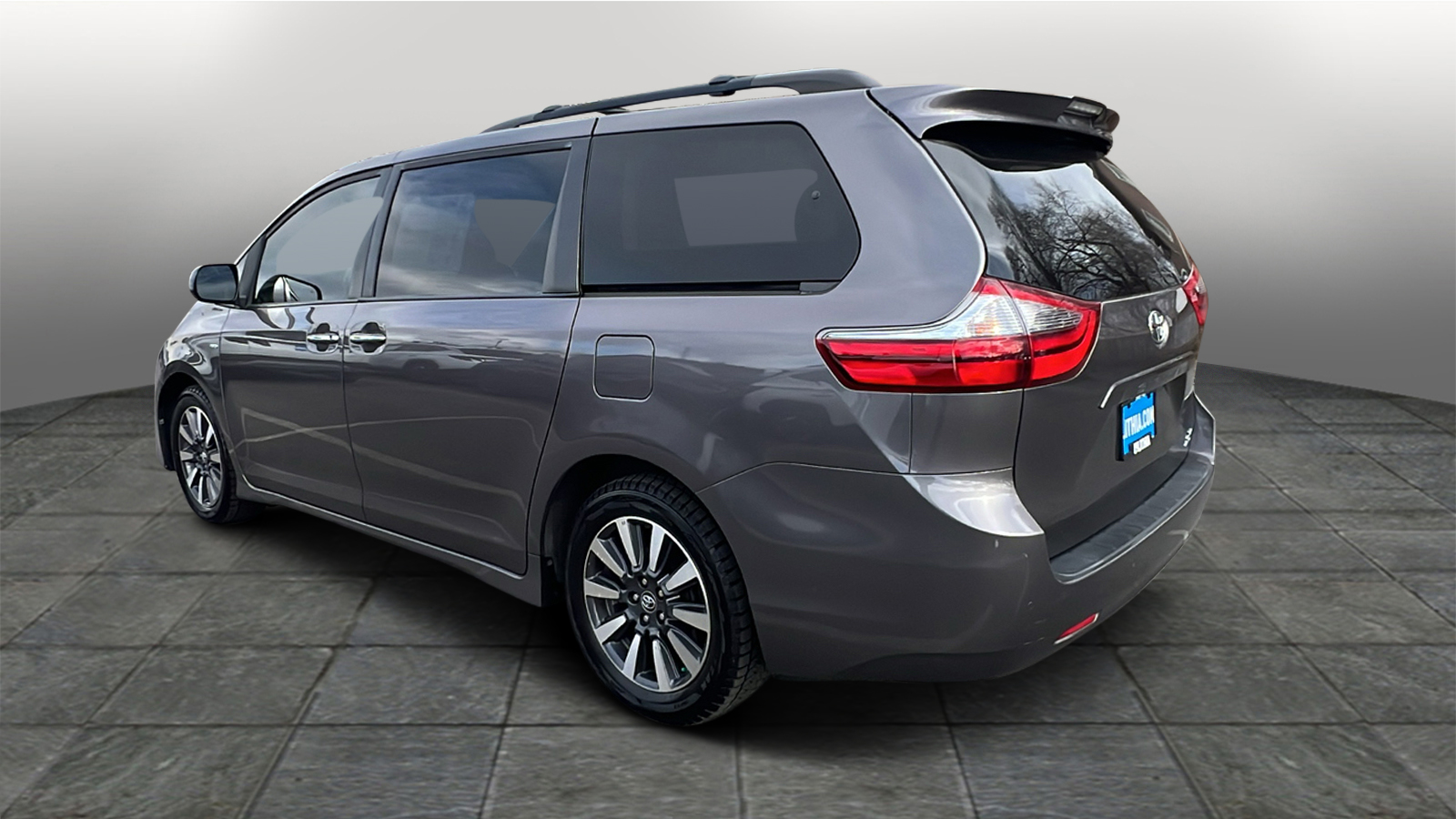 2020 Toyota Sienna XLE Premium 4