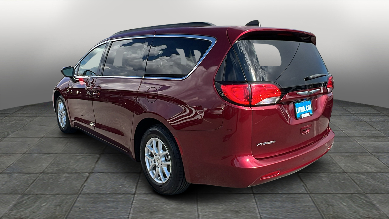 2021 Chrysler Voyager LXI 4