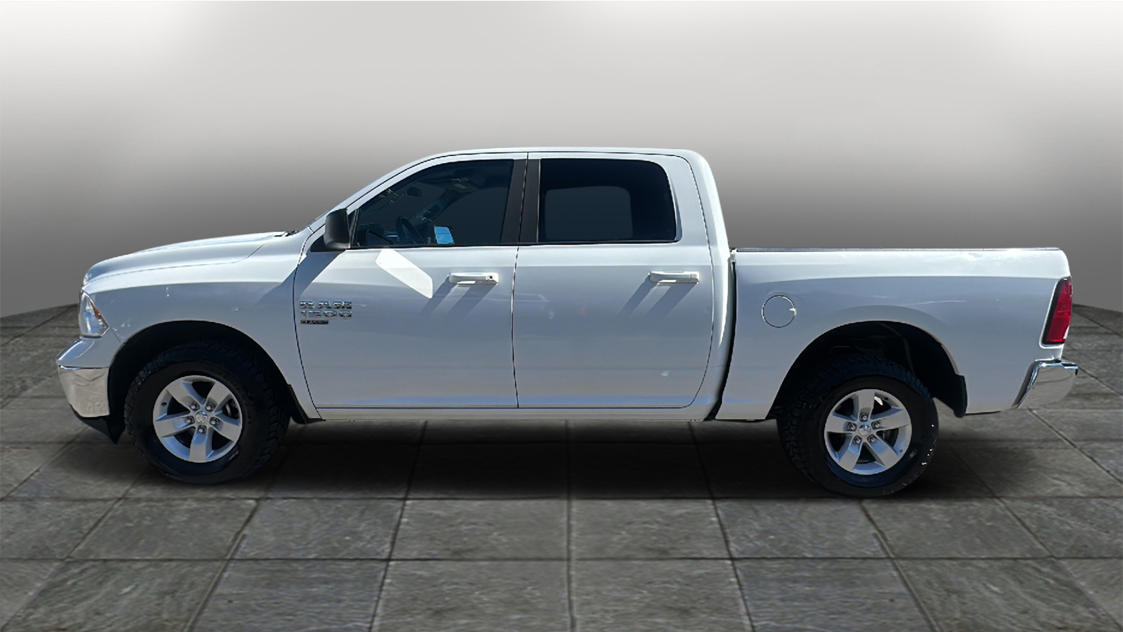 2021 Ram 1500 Classic SLT 4x4 Crew Cab 57 Box 3