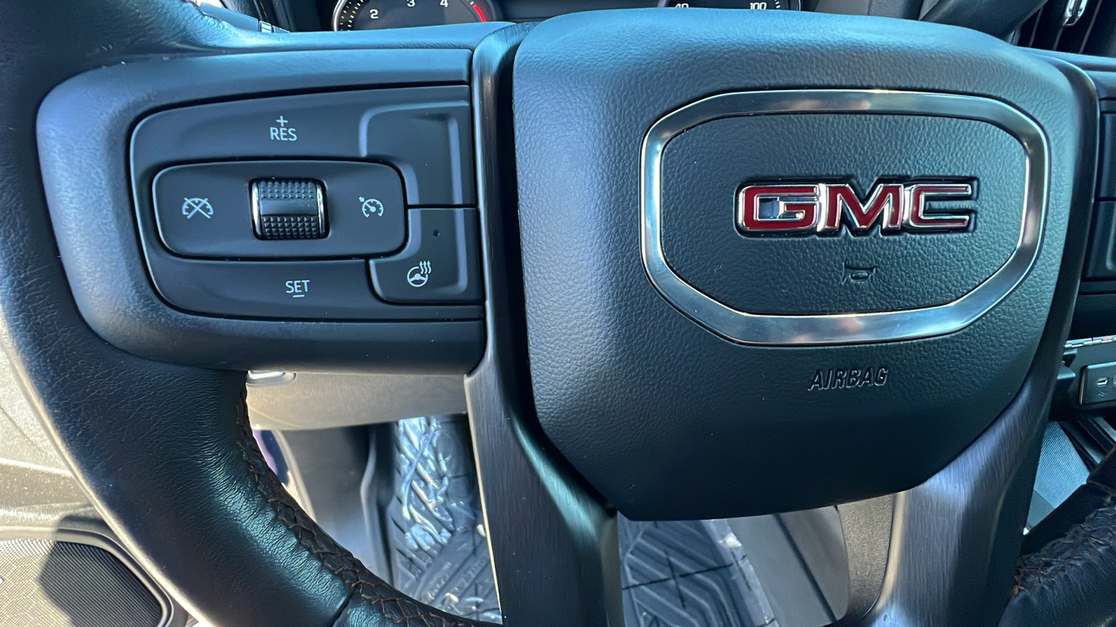 2022 GMC Sierra 2500HD AT4 4WD Crew Cab 159 28