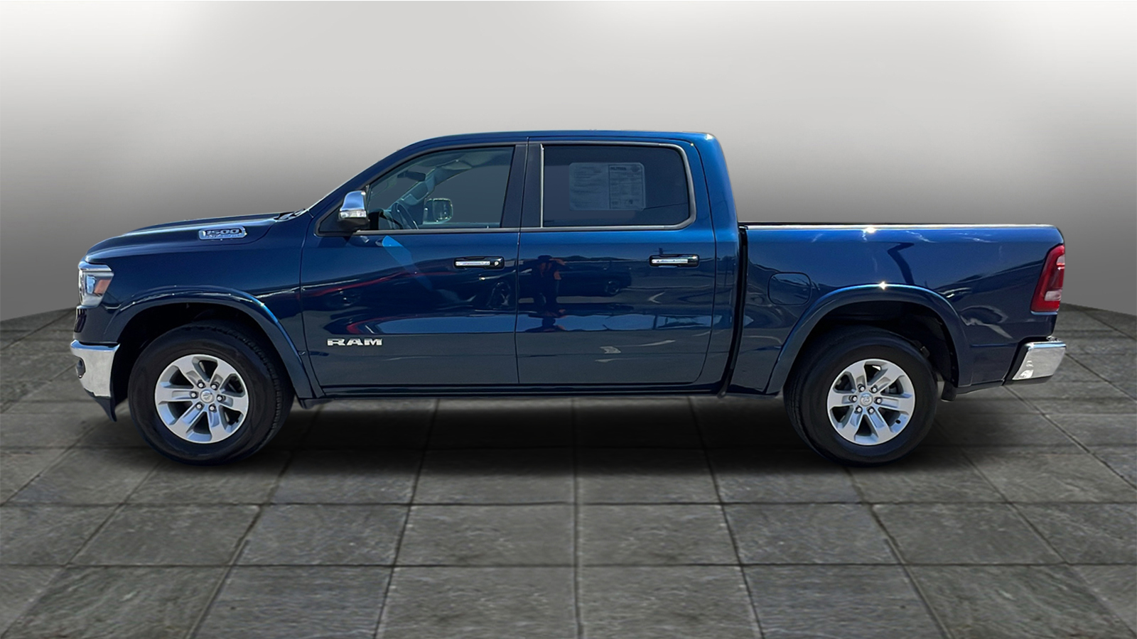 2022 Ram 1500 Laramie 4x4 Crew Cab 57 Box 3