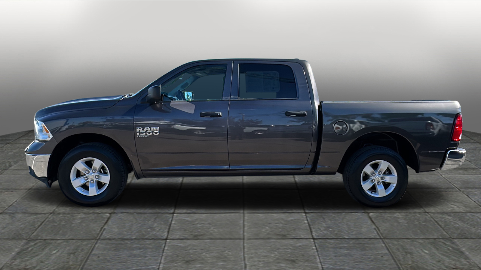 2022 Ram 1500 Classic SLT 4x4 Crew Cab 57 Box 3