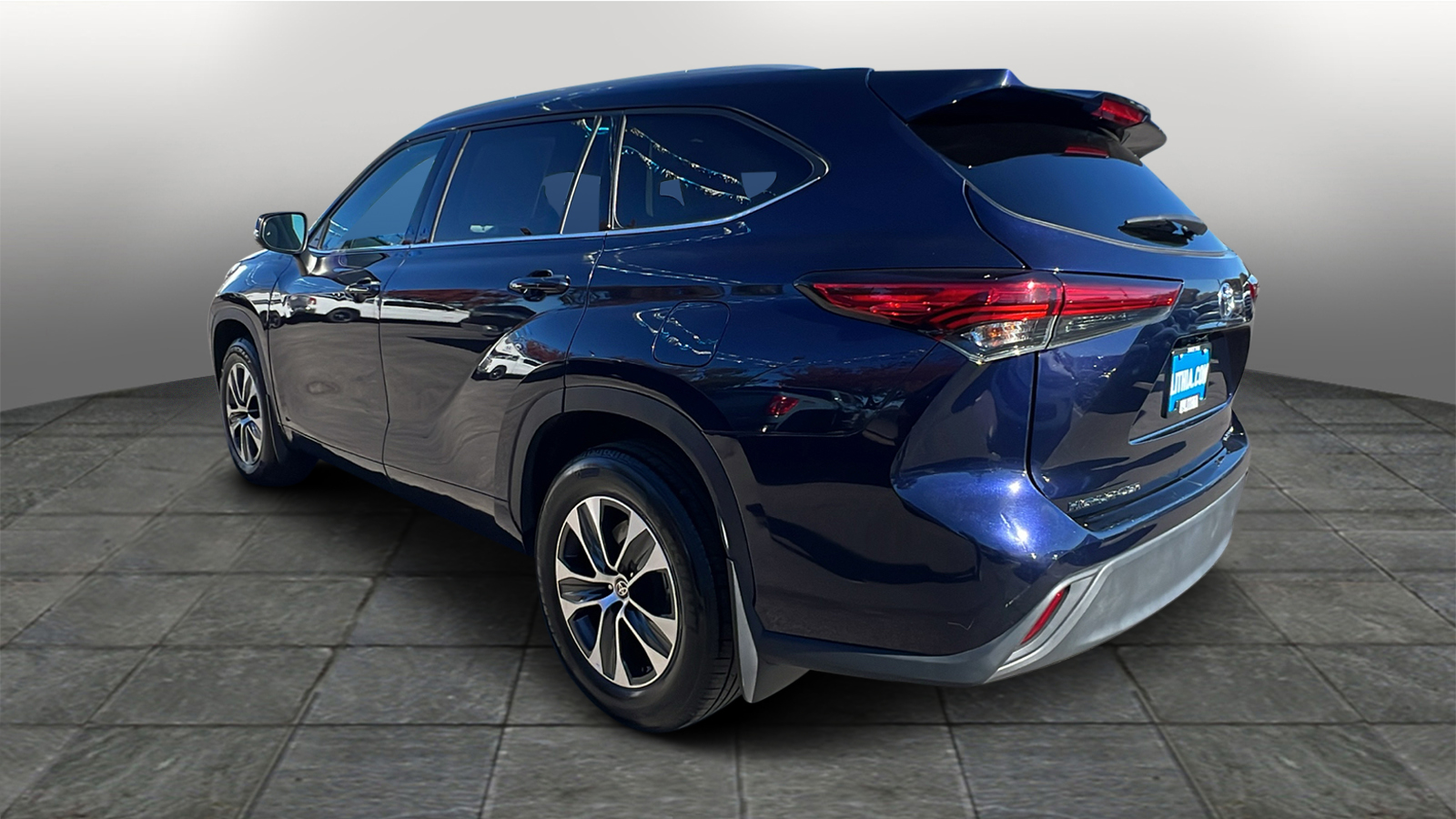 2022 Toyota Highlander XLE 4