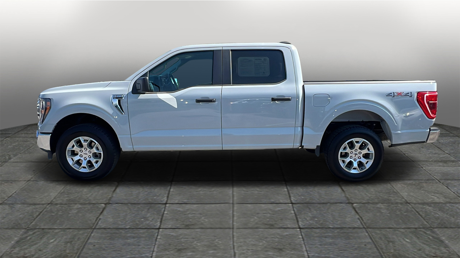 2023 Ford F-150 XLT 4WD SuperCrew 5.5 Box 3