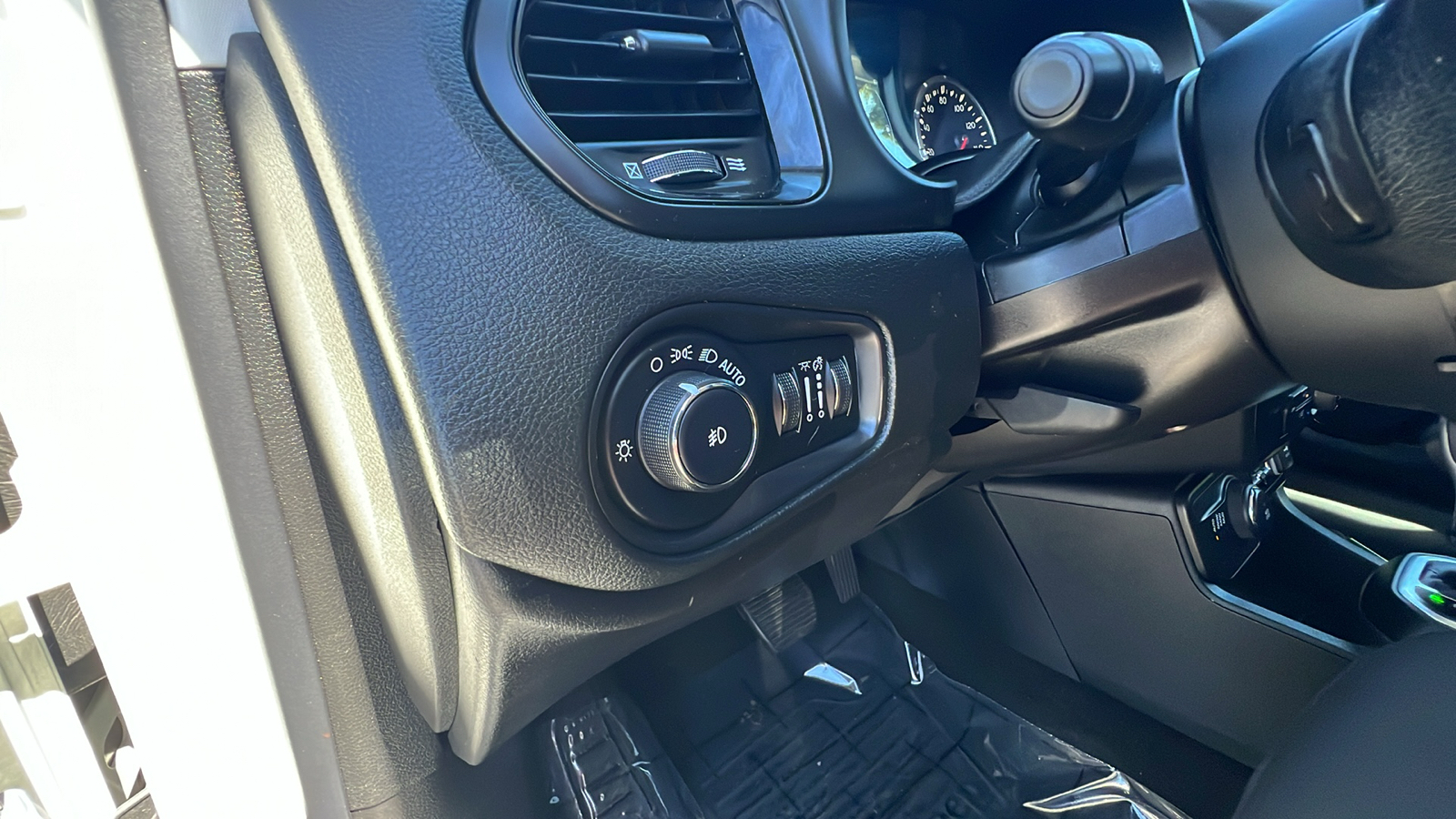 2019 Jeep Renegade  30