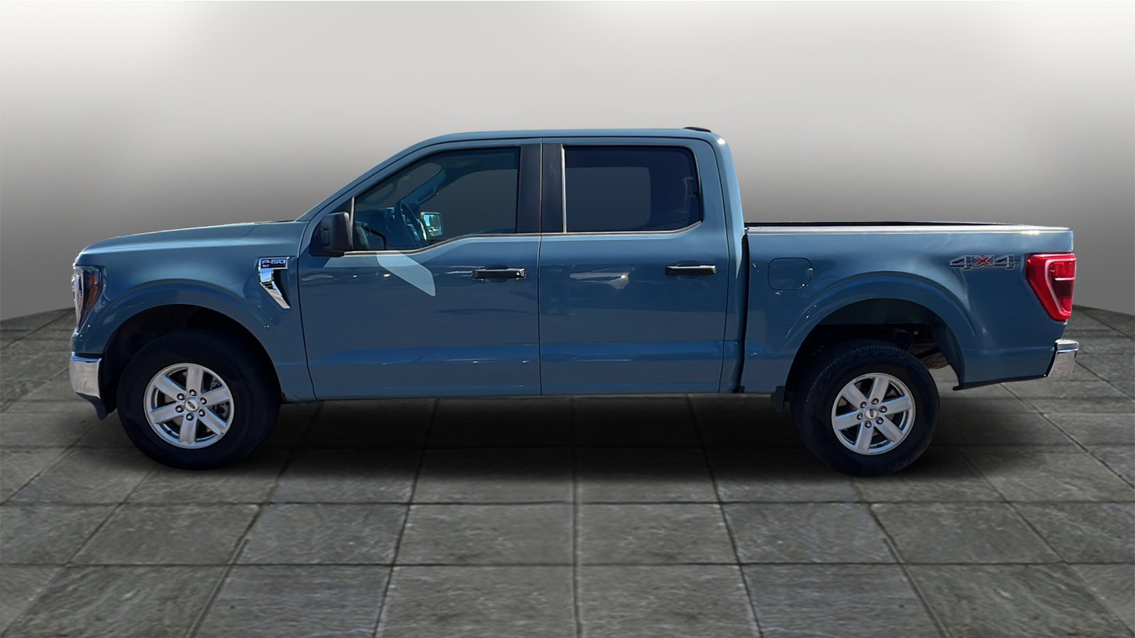 2023 Ford F-150 XLT 4WD SuperCrew 5.5 Box 3