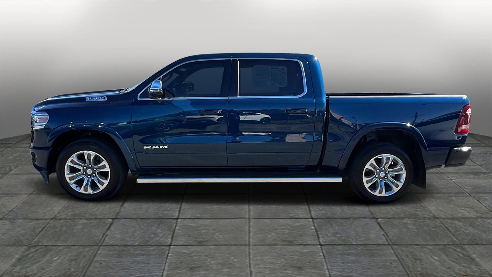 2023 Ram 1500 Longhorn 4x4 Crew Cab 57 Box 3