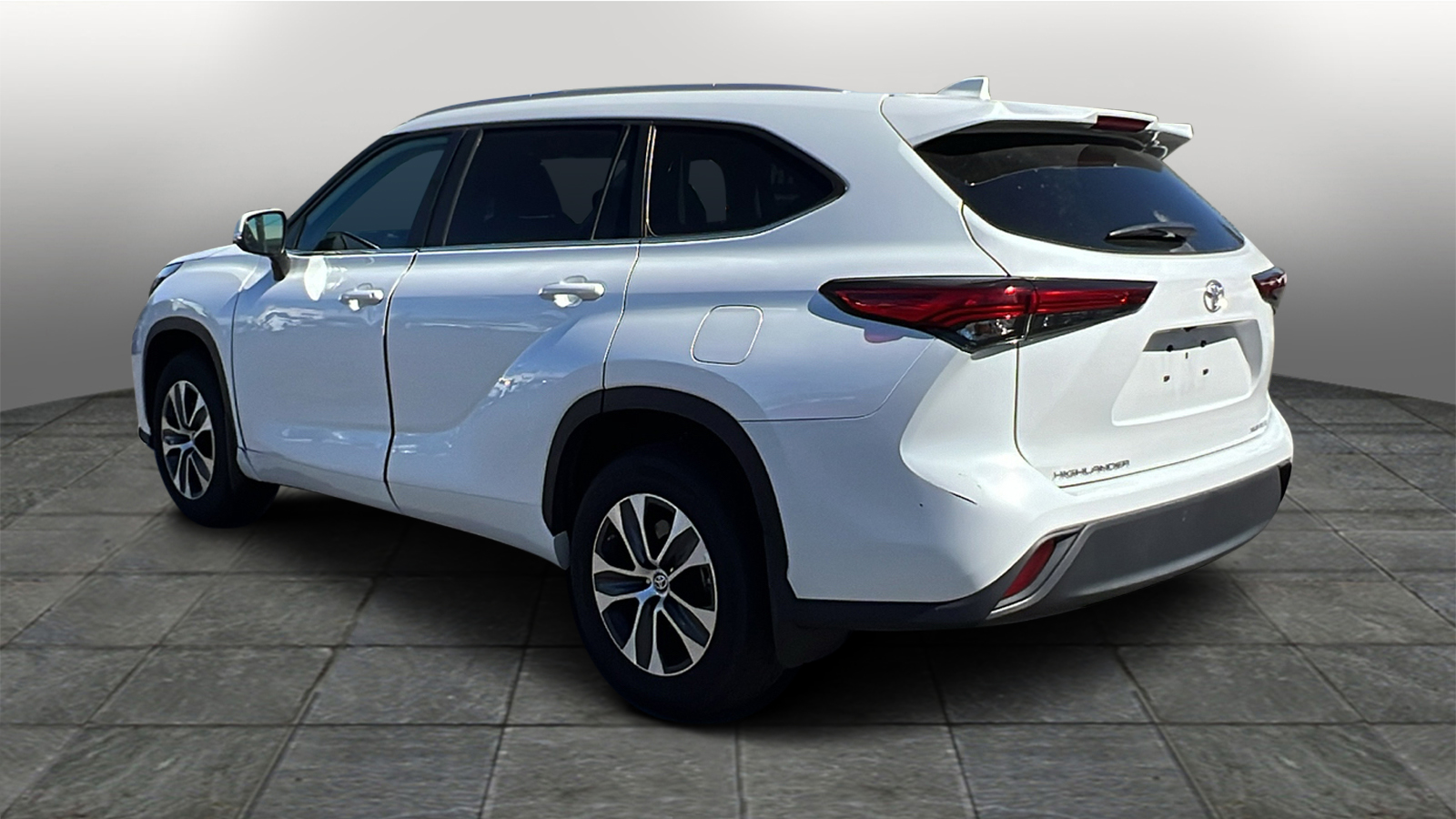 2023 Toyota Highlander XLE 4