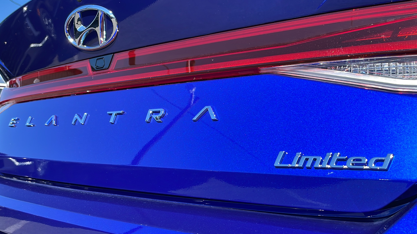 2023 Hyundai Elantra Limited 7