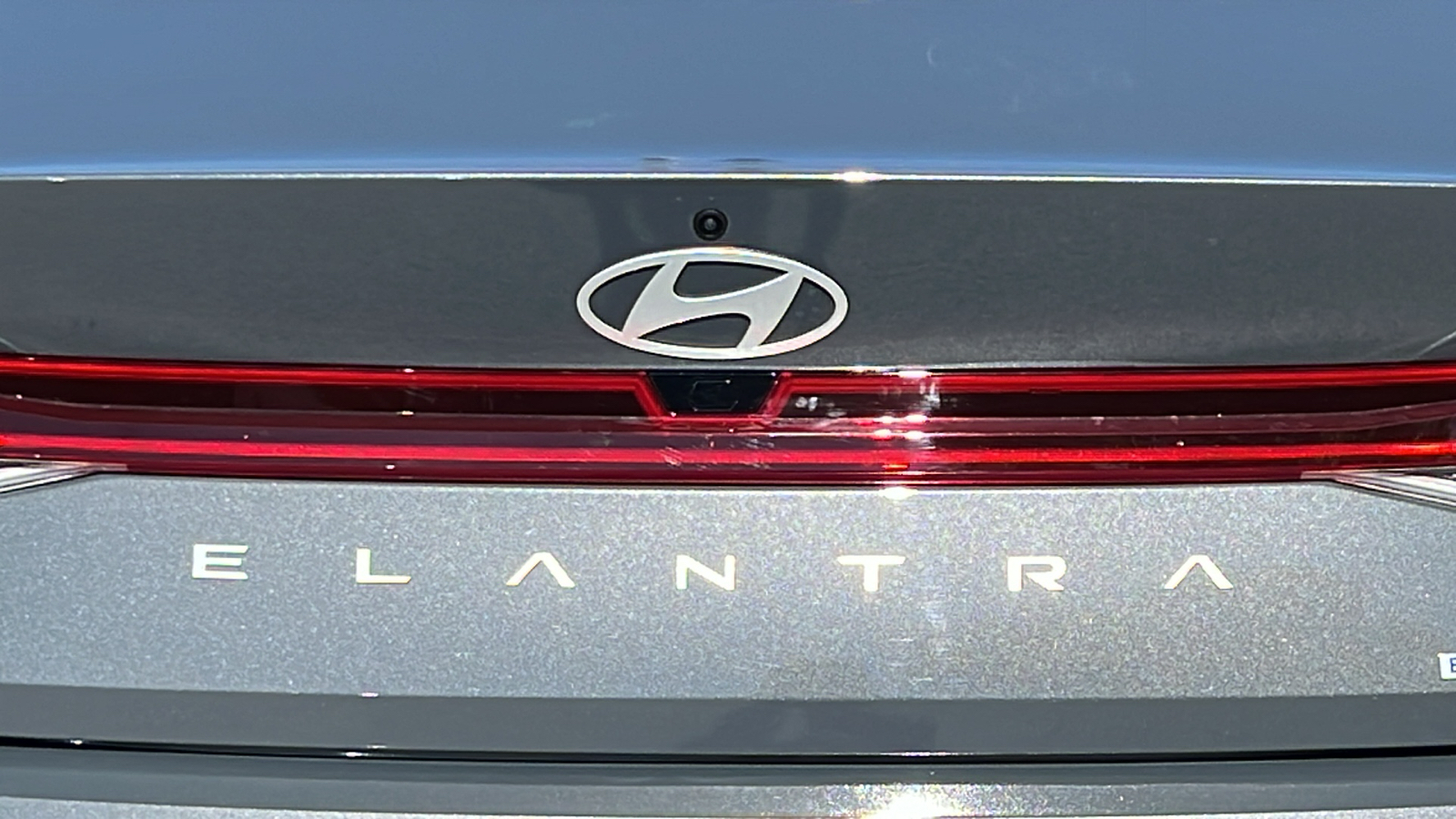 2024 Hyundai Elantra Hybrid Blue 7