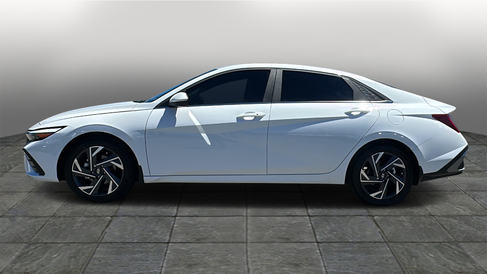 2024 Hyundai Elantra SEL 3