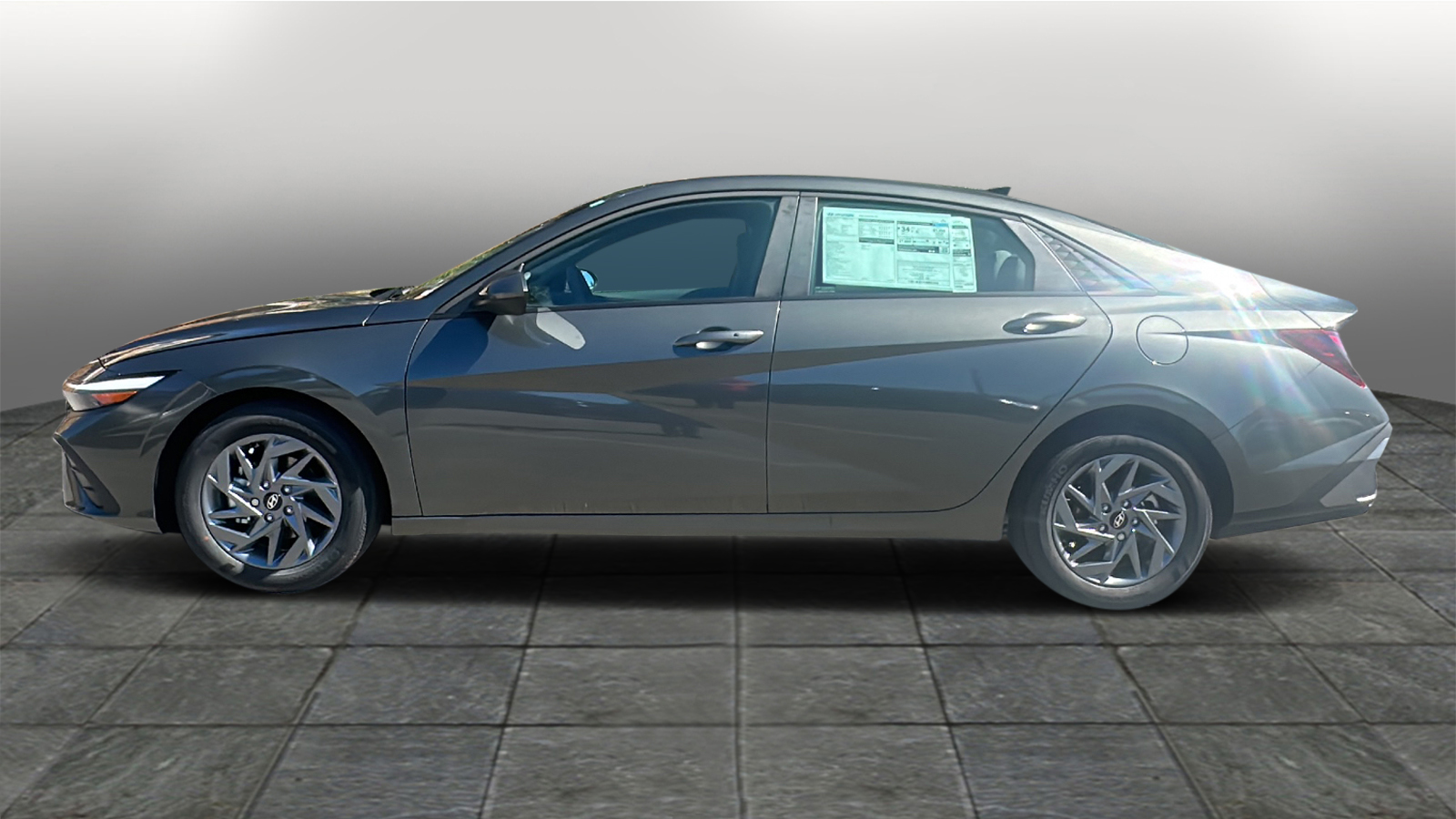 2024 Hyundai Elantra SEL 3