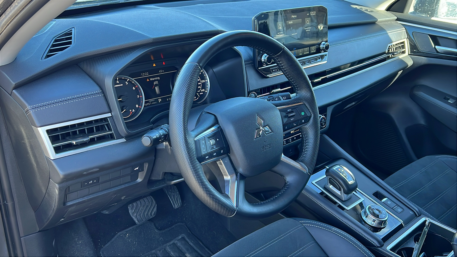 2024 Mitsubishi Outlander SE 2