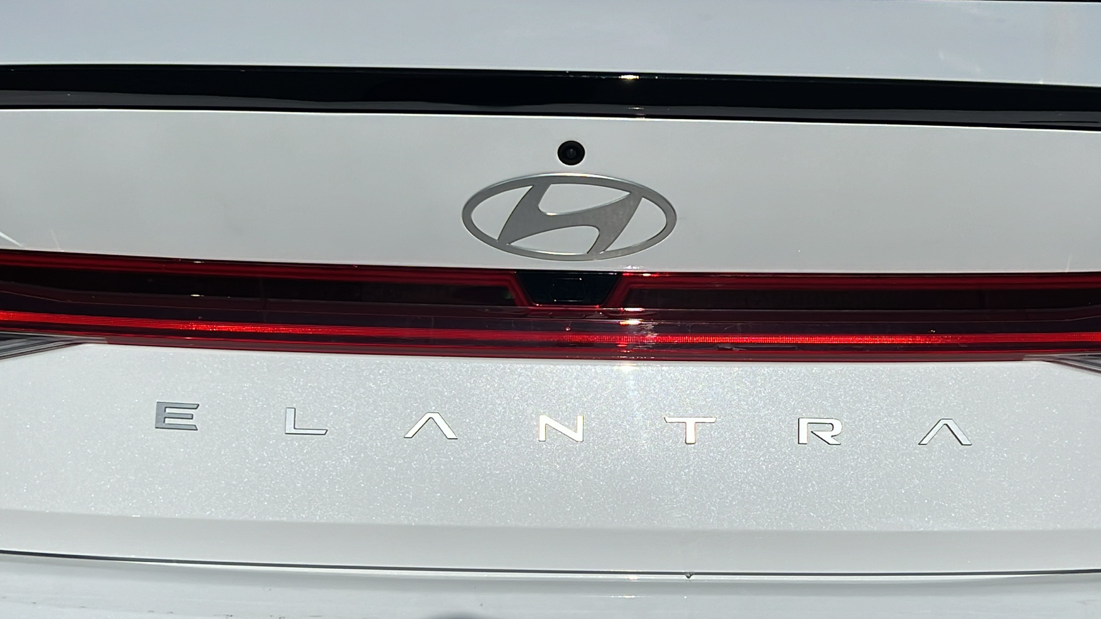 2025 Hyundai Elantra Hybrid Blue 7