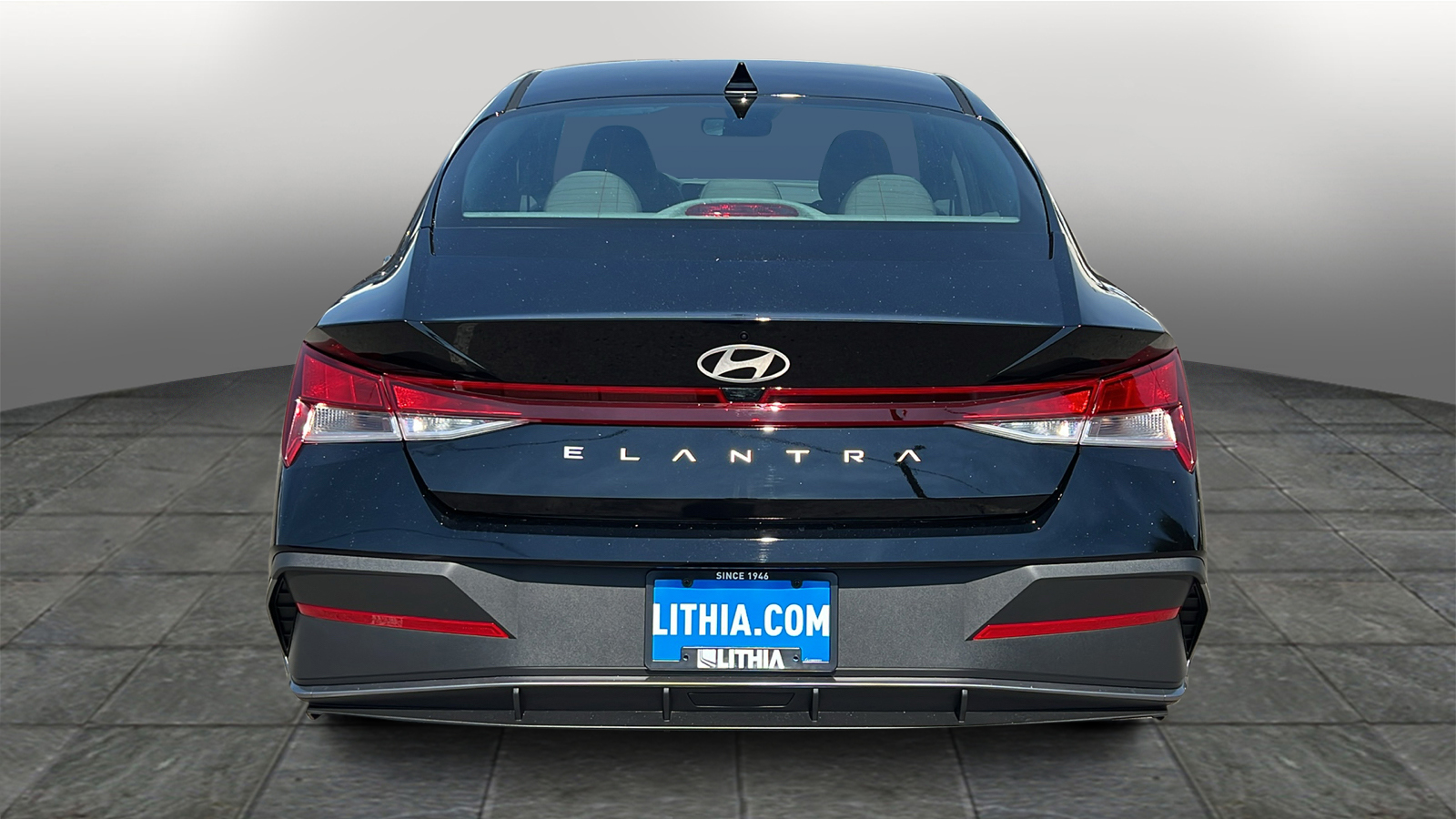 2025 Hyundai Elantra Essential 5