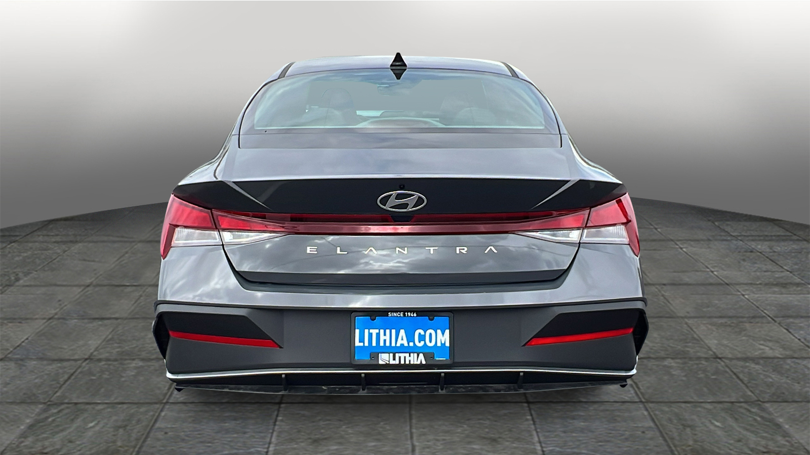 2025 Hyundai Elantra Essential 5