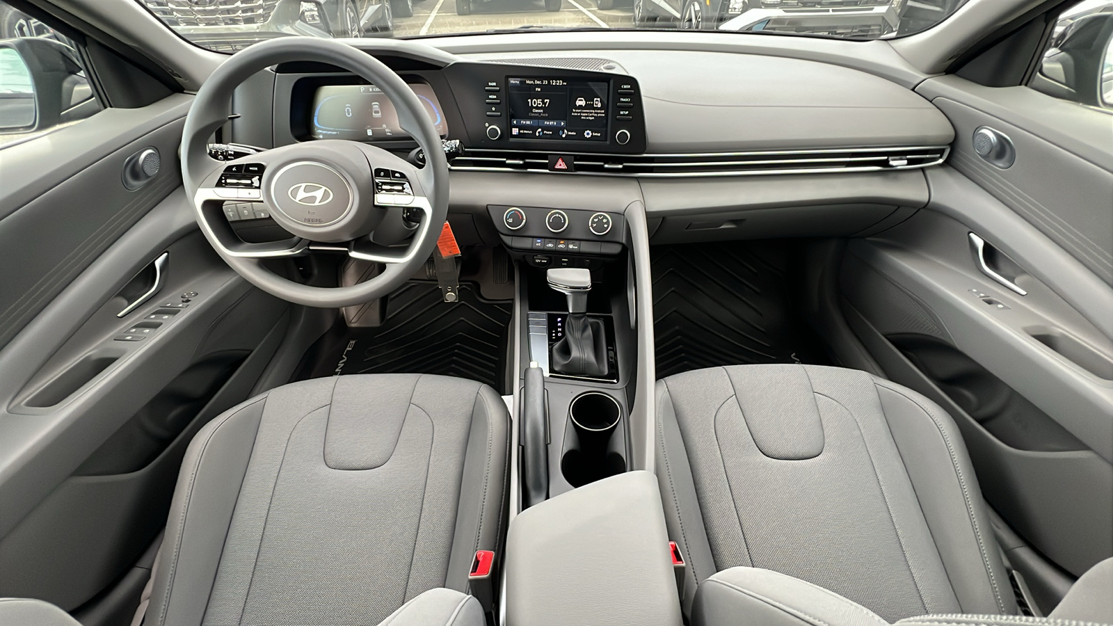 2025 Hyundai Elantra SE 10