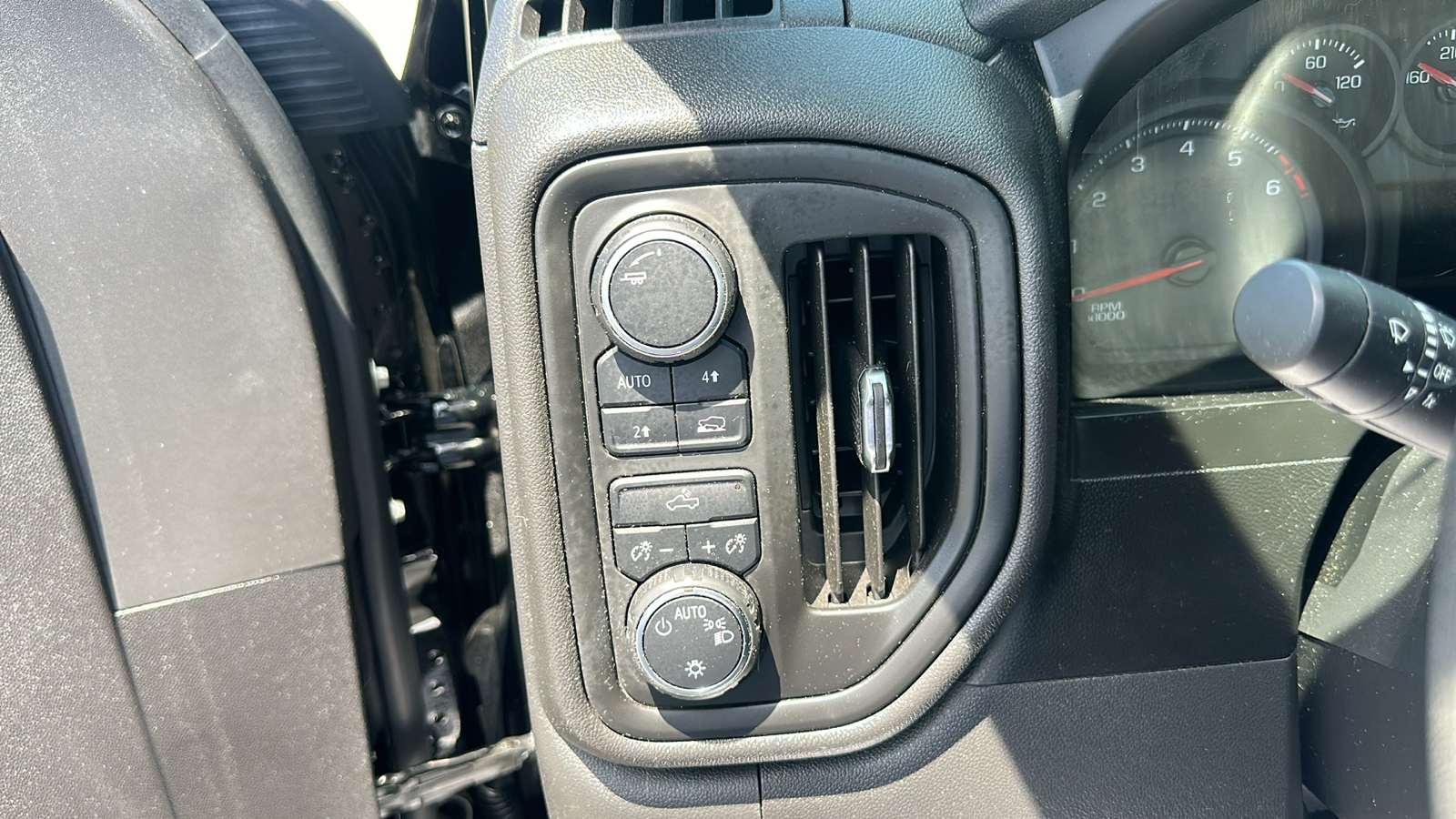 2019 Chevrolet Silverado 1500 W/T 11
