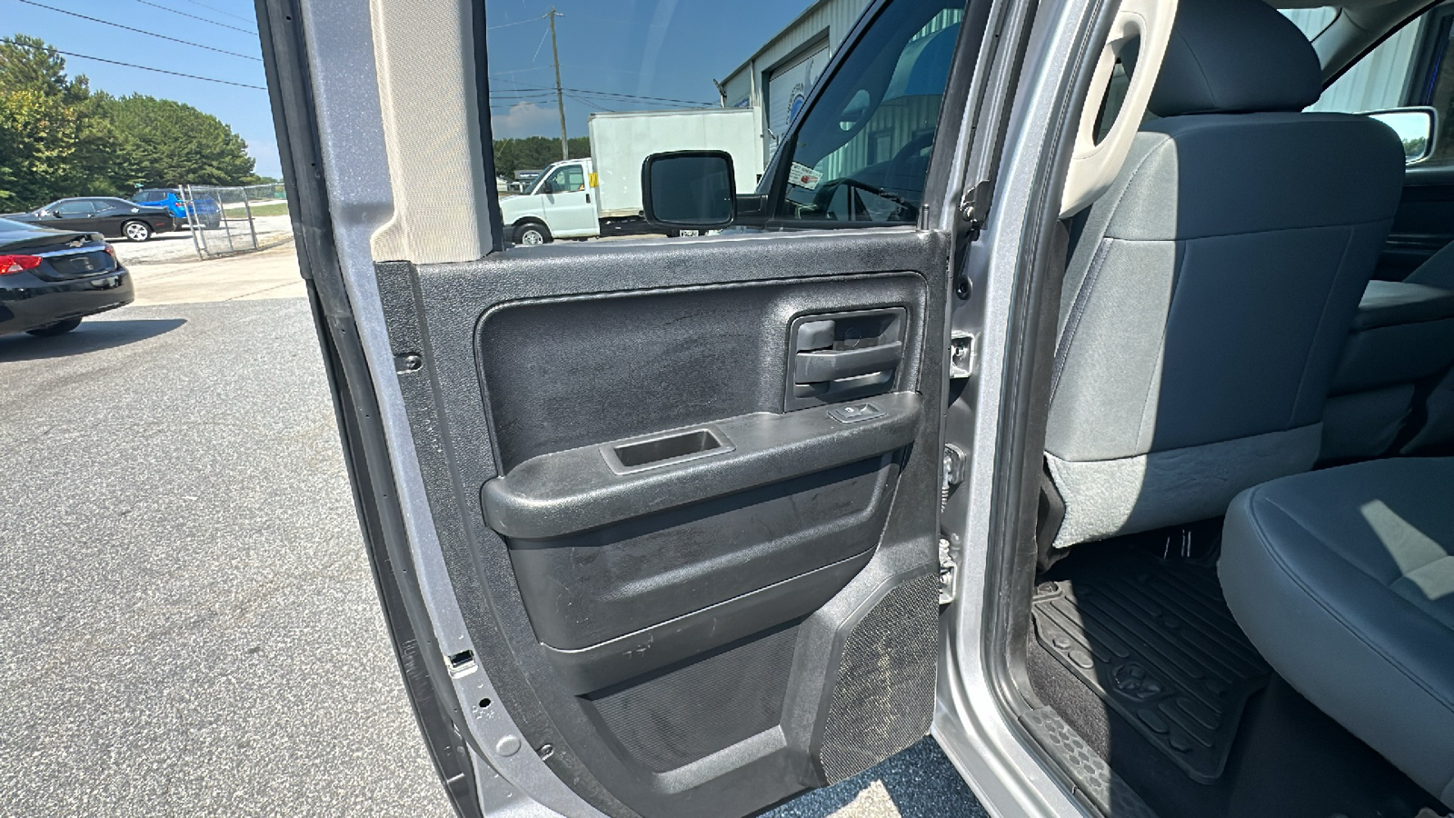 2019 Ram 1500 DS Tradesman 11