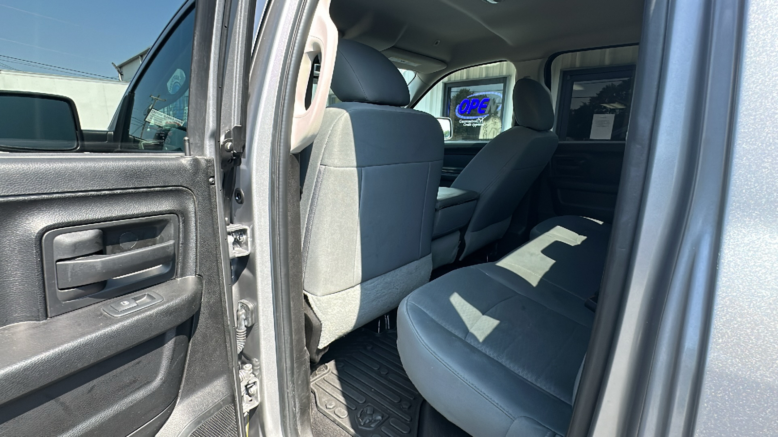 2019 Ram 1500 DS Tradesman 12