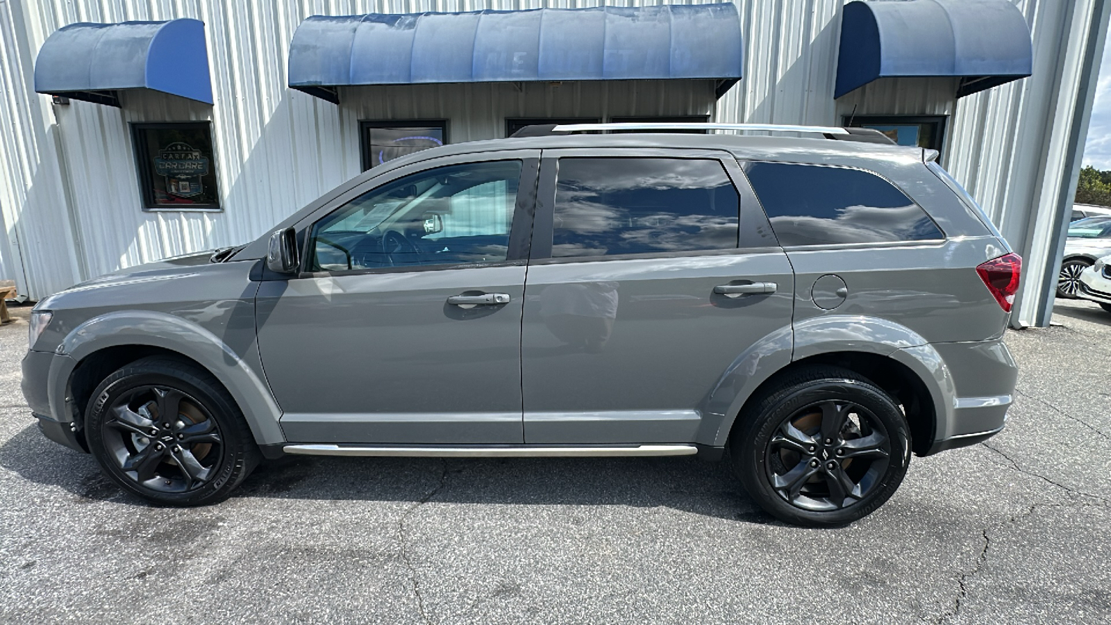 2020 Dodge Journey Crossroad 1