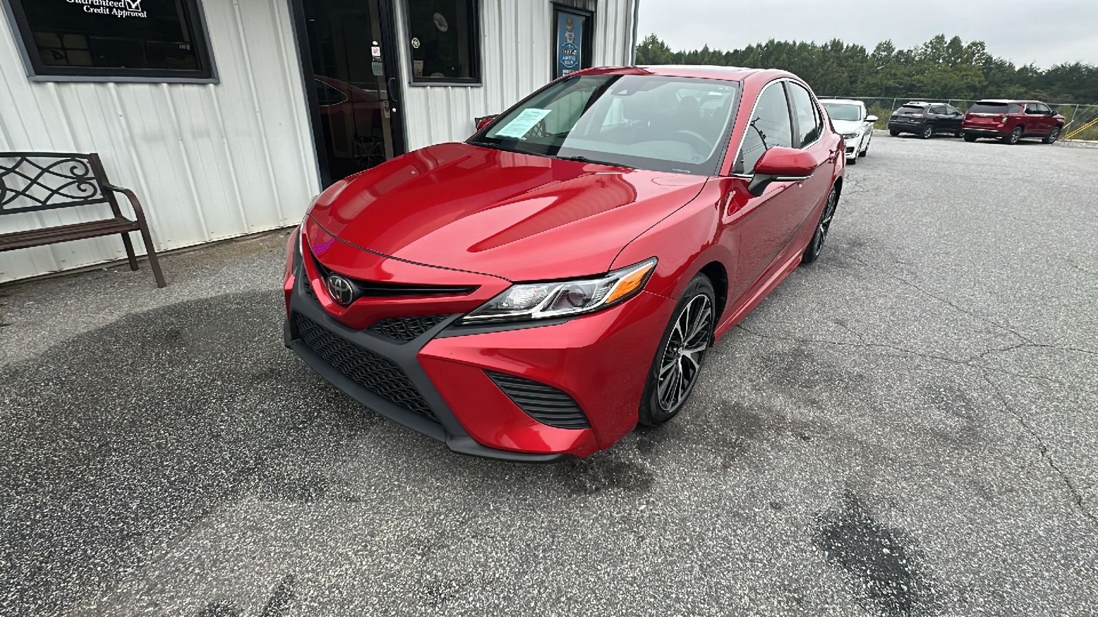 2019 Toyota Camry SE 2