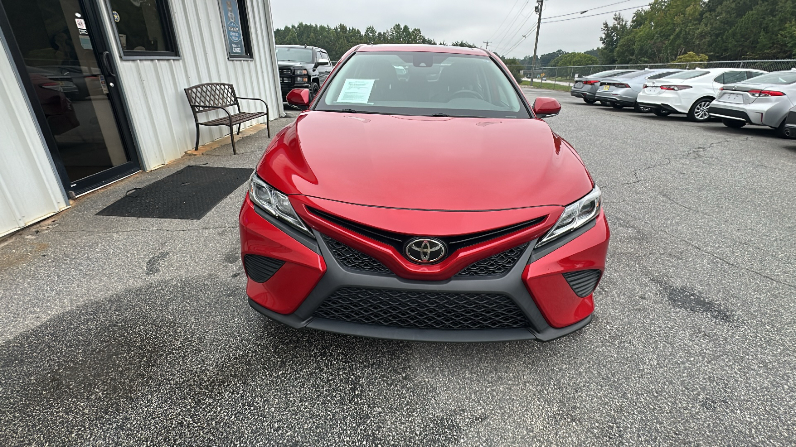 2019 Toyota Camry SE 3