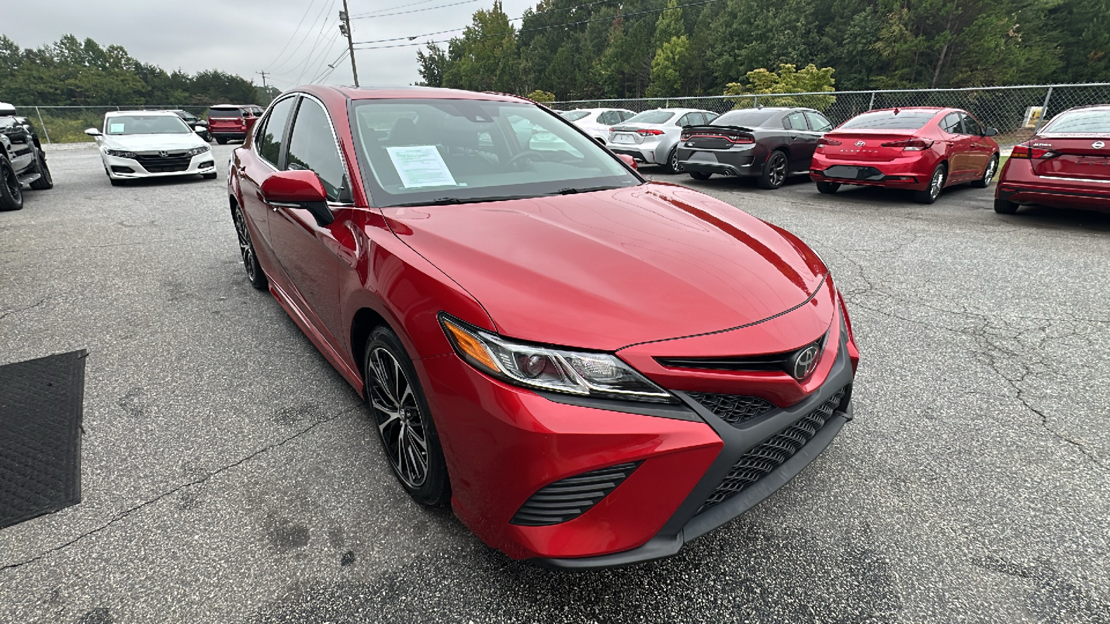 2019 Toyota Camry SE 4